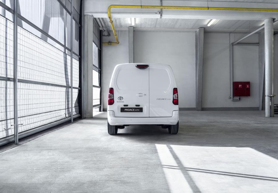  Toyota ProAce City Van 2019 года  (EU) (фото 6 из 53)